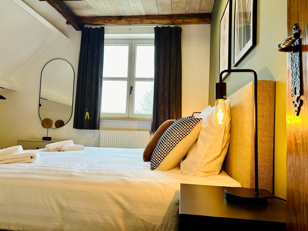 Hoogmolen Verblijf Peerdermolen Kamer B1 Bed Detail · Landgoed De Hoogmolen in Oudsbergen