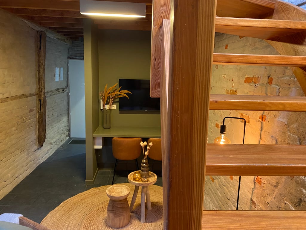 Hoogmolen Verblijf Suite A3 Woonkamer Bureau · Landgoed De Hoogmolen in Oudsbergen