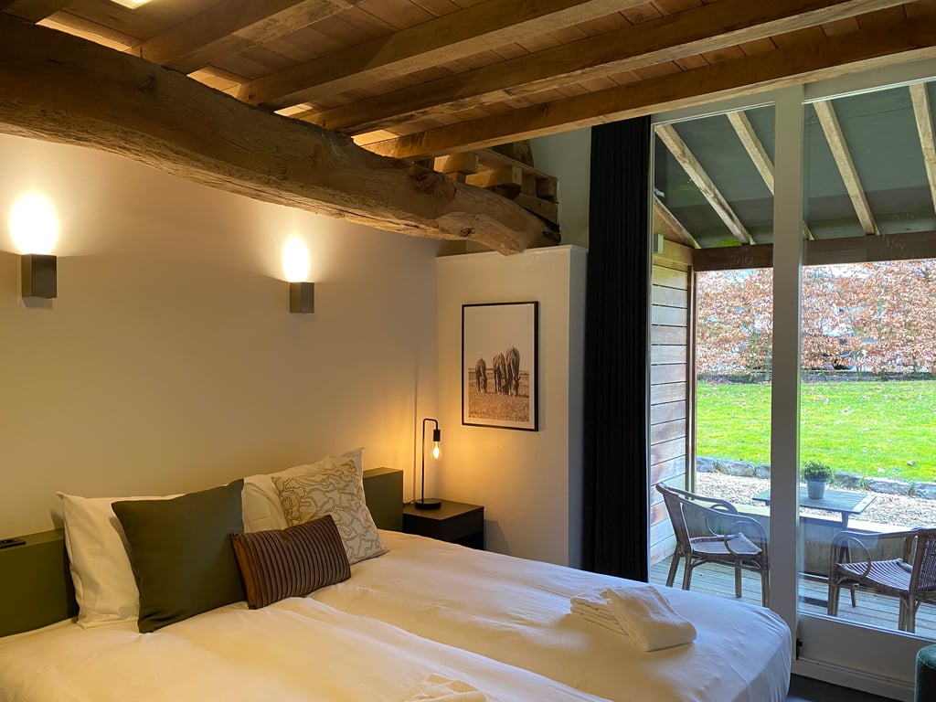 Hoogmolen Verblijf Suite A5 Slaapkamer Bed · Landgoed De Hoogmolen in Oudsbergen