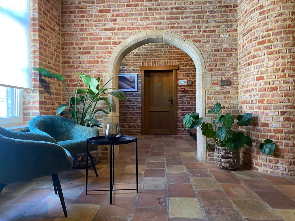 Hoogmolen Verblijf Watermolen Beneden Hal Overzicht · Landgoed De Hoogmolen in Oudsbergen